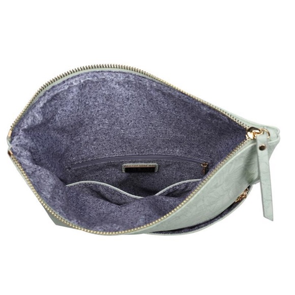 Urban Expressions Dorothy Crossbody Clutch - Picture 12 of 14